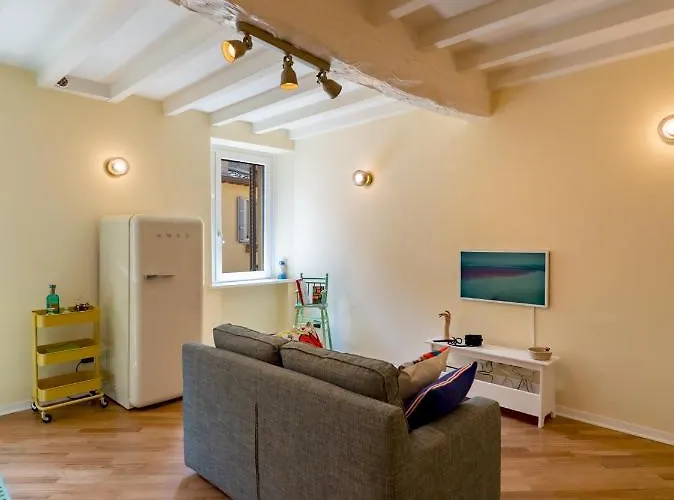 Daire Buro Nel Borgo Parma